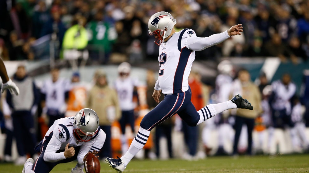 Edelman’s TD pass leads Patriots over Eagles 17-10