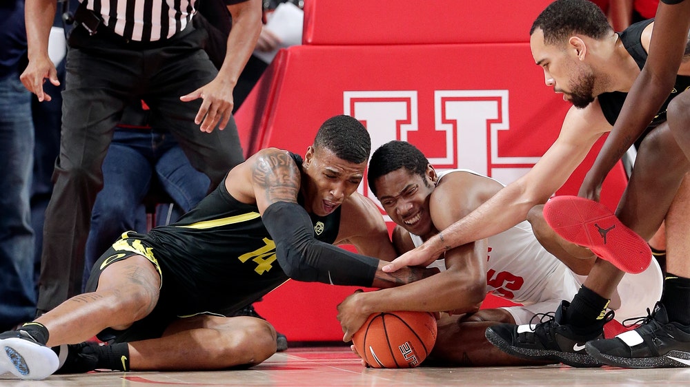 Brooks, Hinton lead Houston past No. 18 Oregon 65-61