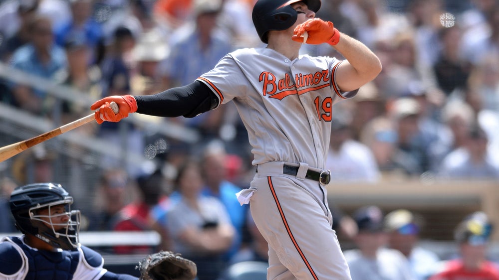 Slumping Davis hits go-ahead homer as O's stun Padres 8-5
