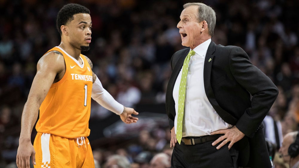 Schofield leads No. 1 Tennessee to win at South Carolina