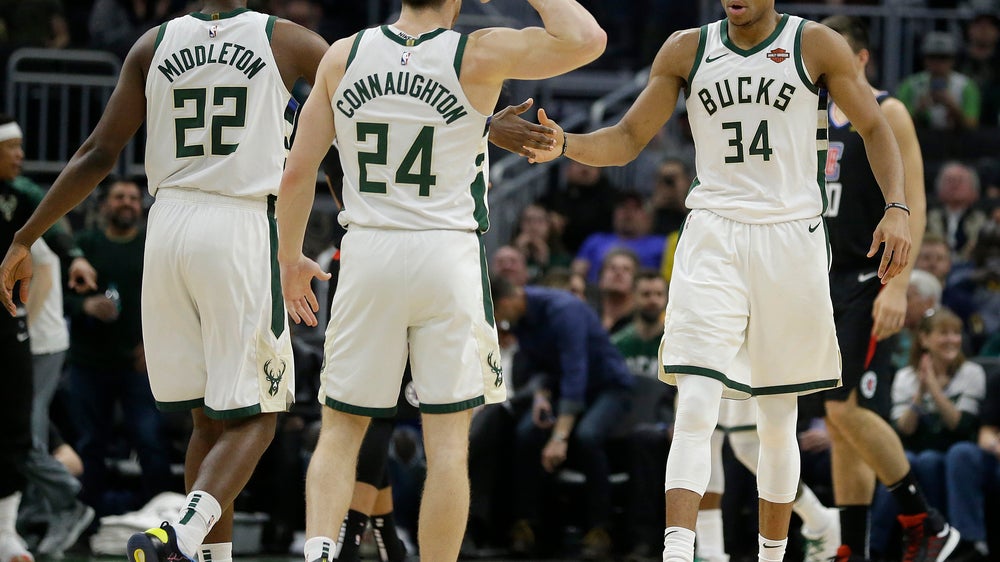 Bucks clip Clippers, but Antetokounmpo injured