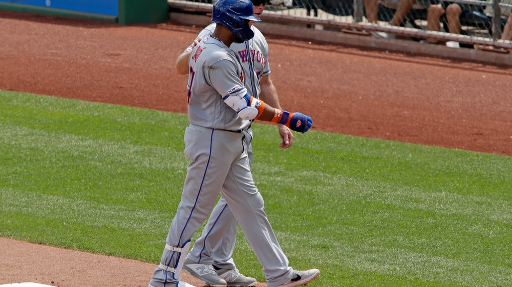 Mets' Canó strains hamstring in 13-2 rout of Pirates