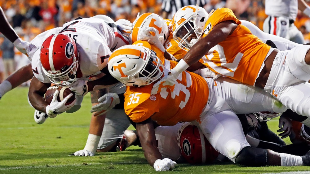 Fromm helps No. 3 Georgia trounce Tennessee 43-14