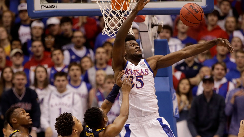 No. 1 Gonzaga beats Pepperdine for 32nd straight home win