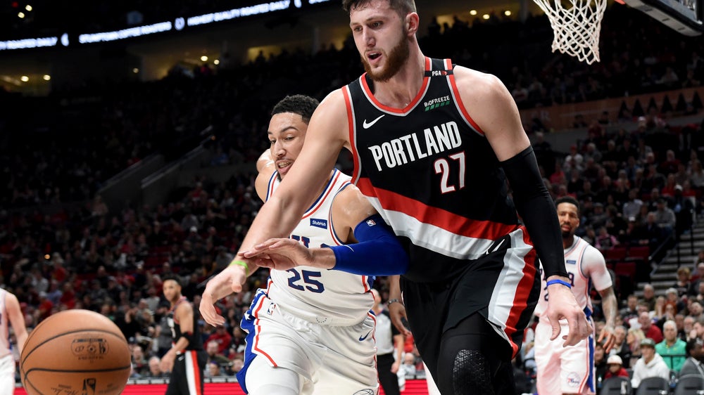 McCollum leads Trail Blazers in 129-95 rout of 76ers