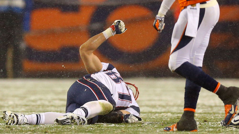 Gronkowski carted off field, Seahawks lose Graham