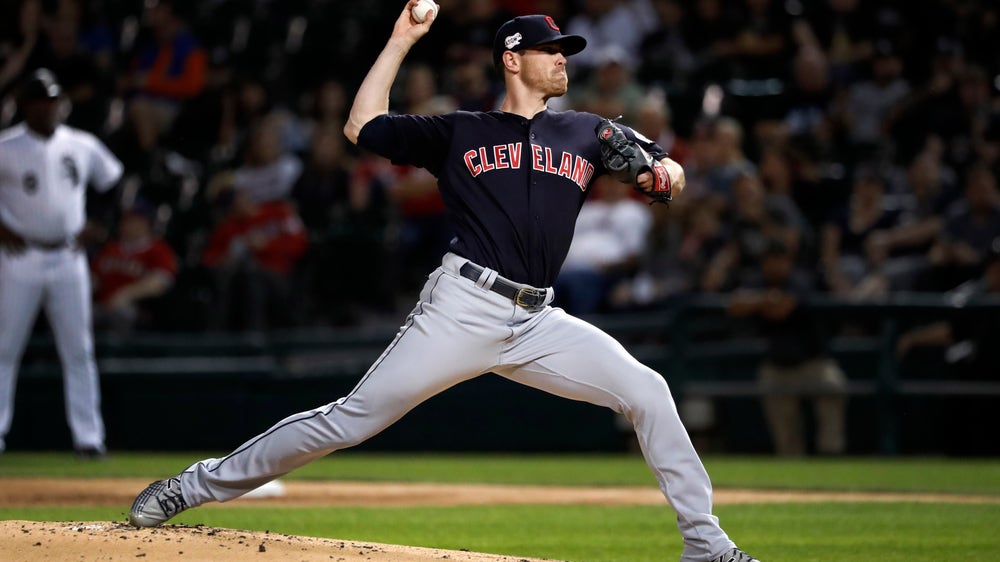 Indians drop in wild-card race, fall to Chisox; Twins clinch