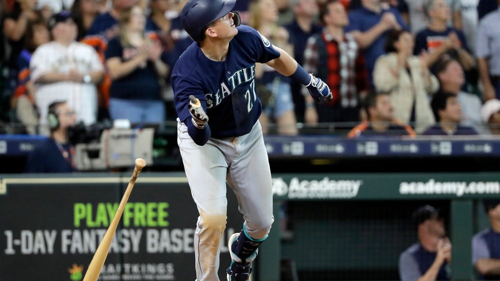 Healy, Mariners rally past Astros 4-3 in 10 for 4-game sweep