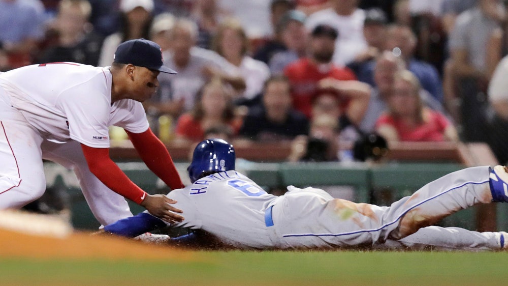 Royals speedy Hamilton has back-to-back plays overturned