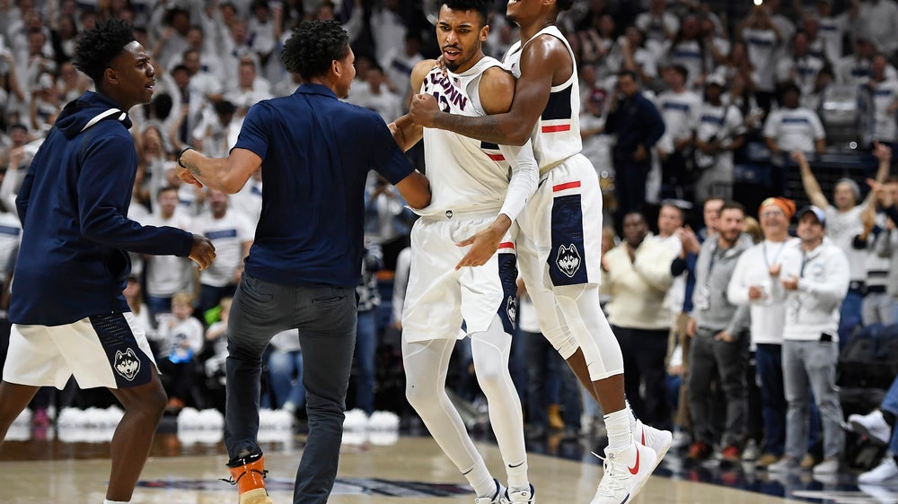 Vital makes key steal, UConn upsets No. 15 Florida 62-59