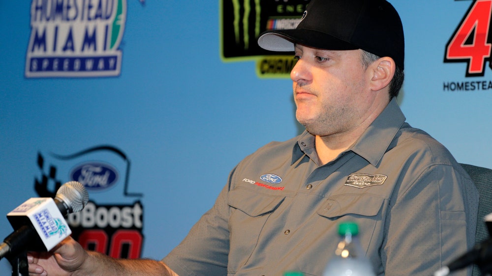 Fire burns for Stewart as he chases another NASCAR title