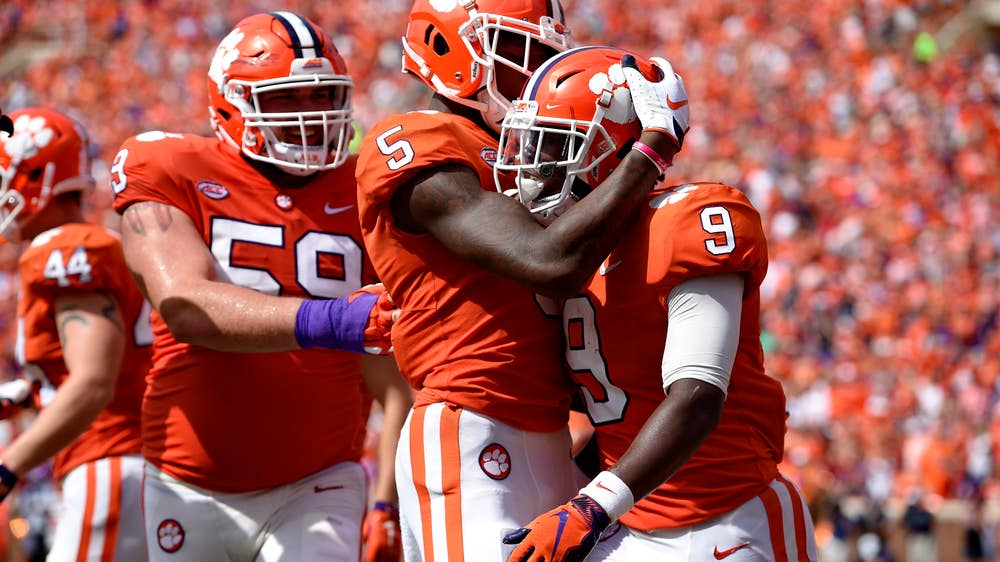 No. 3 Clemson rallies to beat Syracuse 27-23