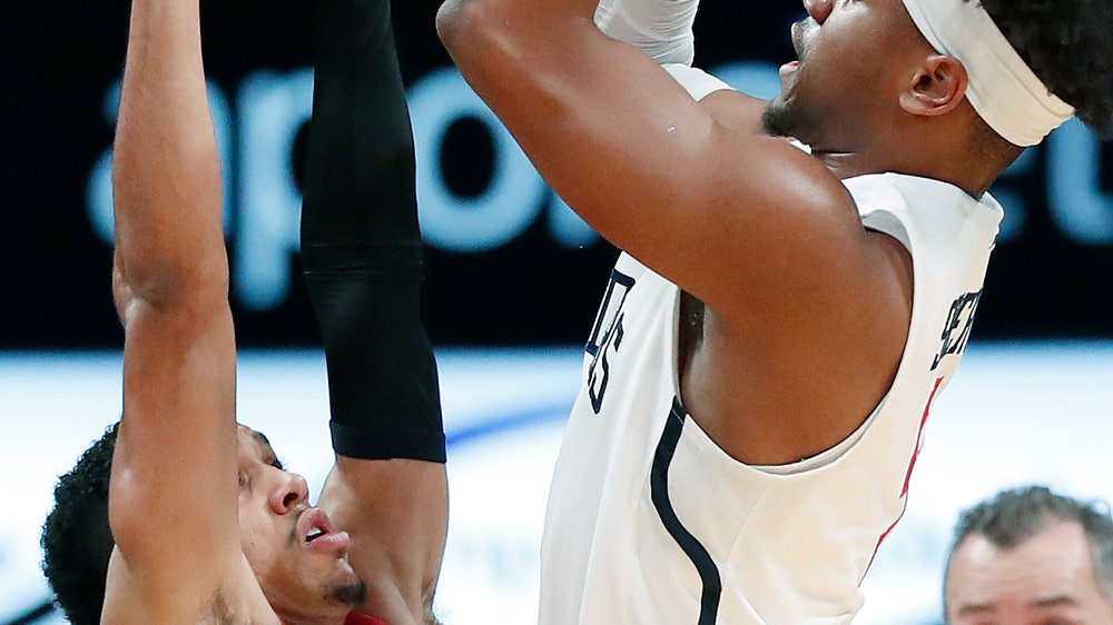 Spiders bite Badgers in Legends Classic