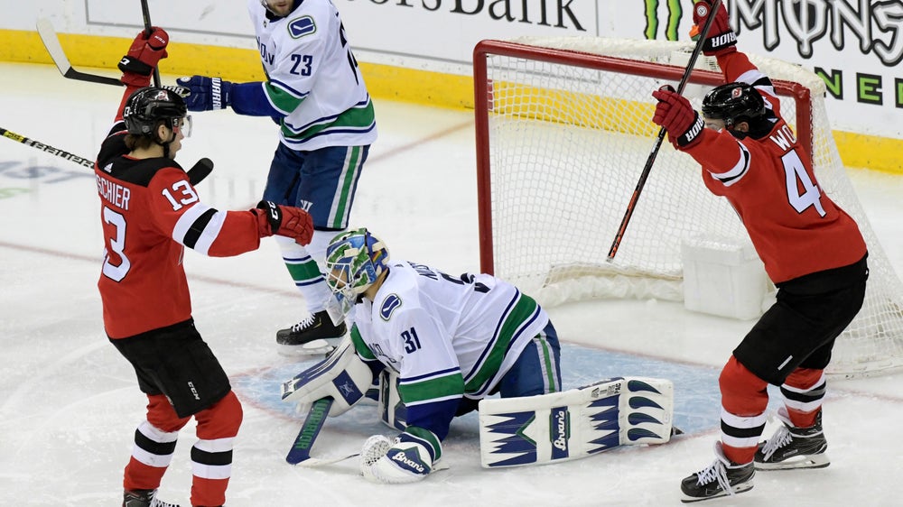 Canucks deal Nilsson, Archibald to Senators