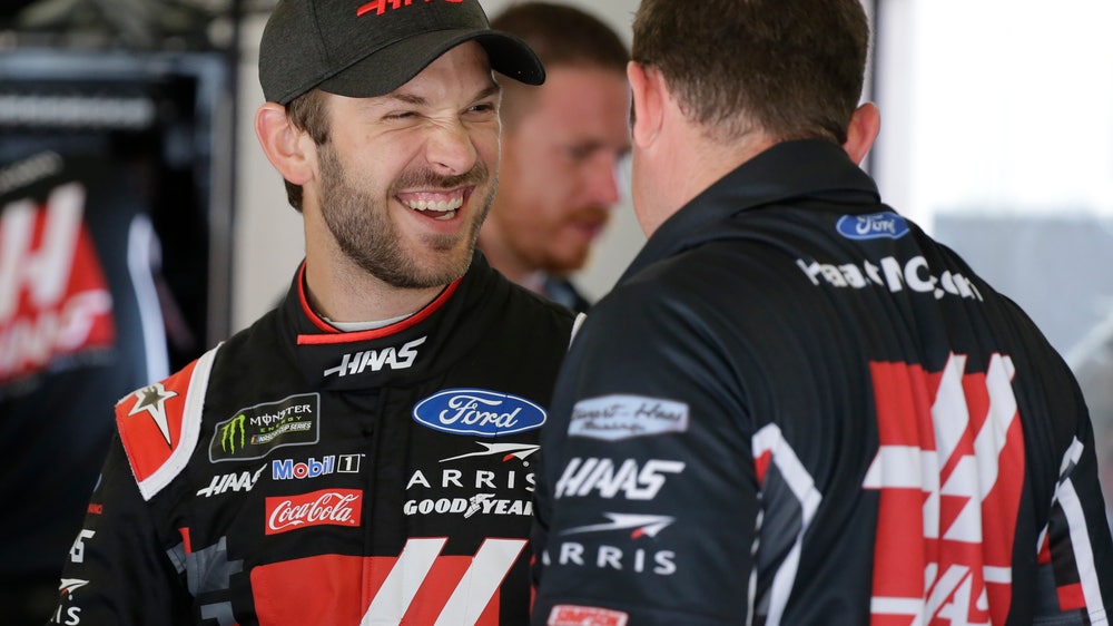 Kurt Busch outduels little brother to win at Kentucky