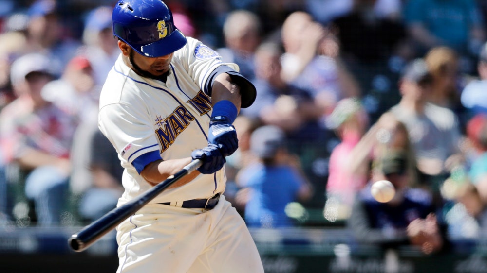 Encarnacion stars with glove and bat, Mariners top Twins 7-4