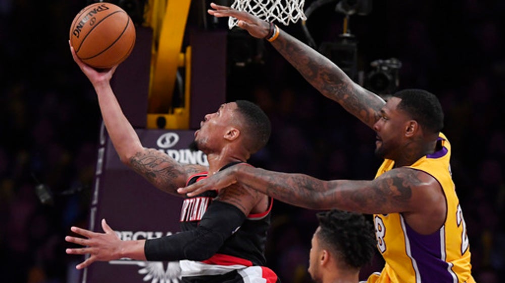 McCollum has 25, Blazers beat Lakers for 10th straight time (Jan 10, 2017)