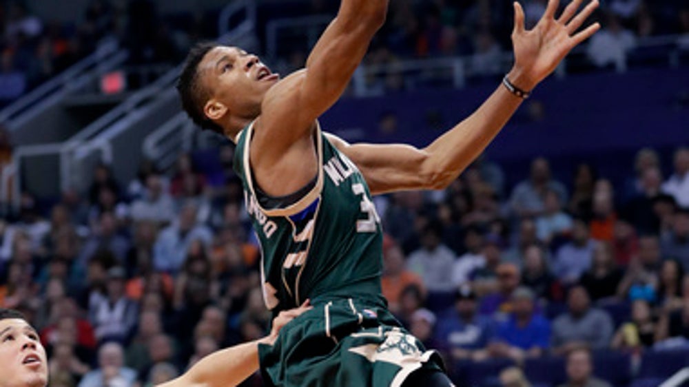 Bucks rout Suns to snap 5-game losing streak (Feb 04, 2017)