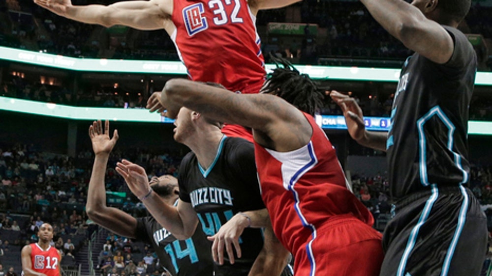 Griffin, Rivers lead Clippers to 107-102 win over Hornets (Feb 11, 2017)