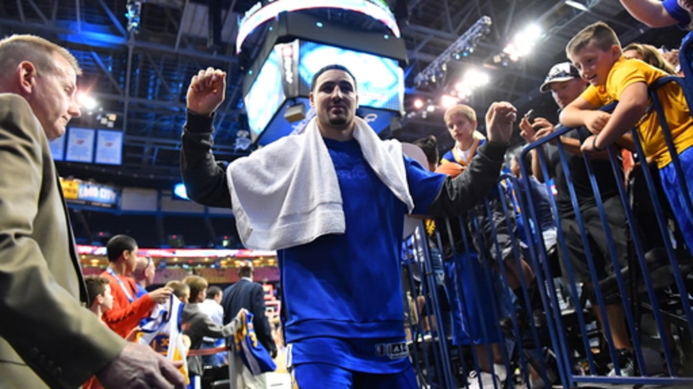 Curry shoves, Thompson shoots and Warriors roll Thunder (Mar 20, 2017)