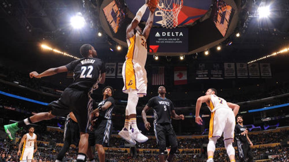 Heavy-hearted Russell hits 3 to lead Lakers past T'wolves (Apr 09, 2017)