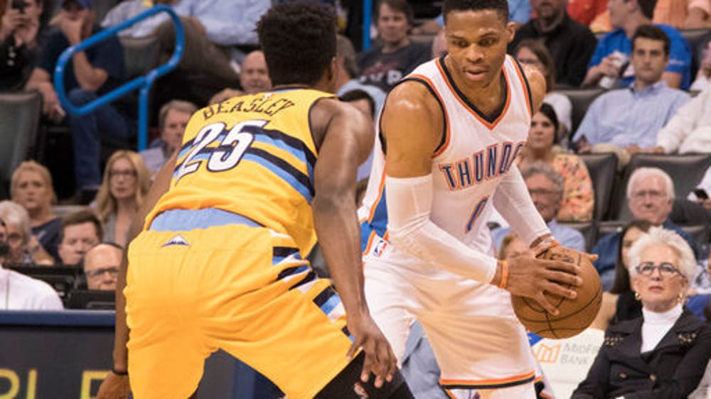 Robertson honors Westbrook, but Nuggets top Thunder (Apr 12, 2017)