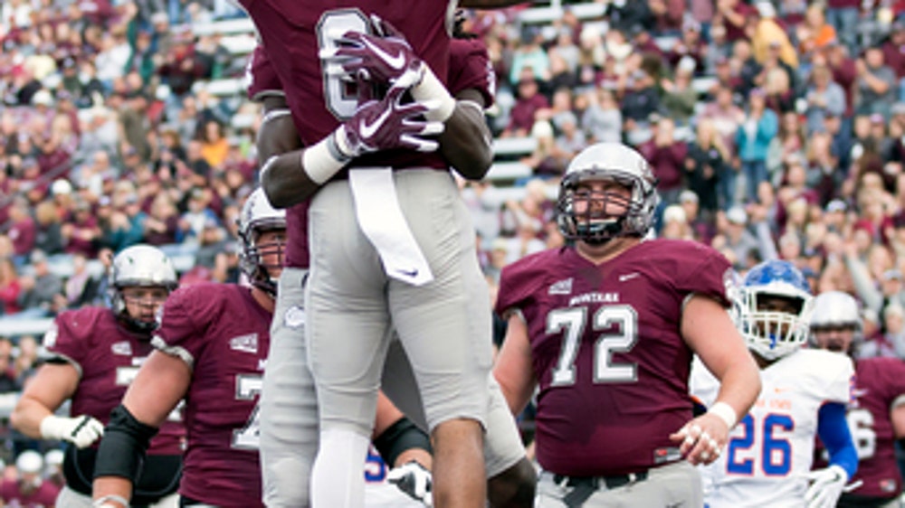 Montana whomps Savannah St. 56-3, Phillips hurt (Sep 16, 2017)