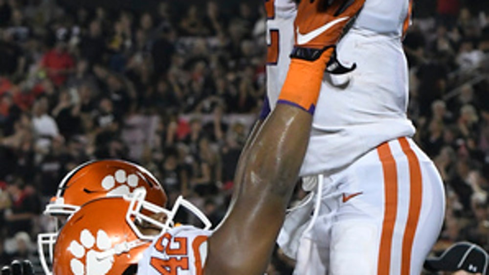 AP Top 25: Defending champion Clemson makes move to No. 2