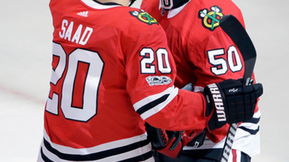 Saad, Blackhawks pound Penguins 10-1 in opener (Oct 05, 2017)