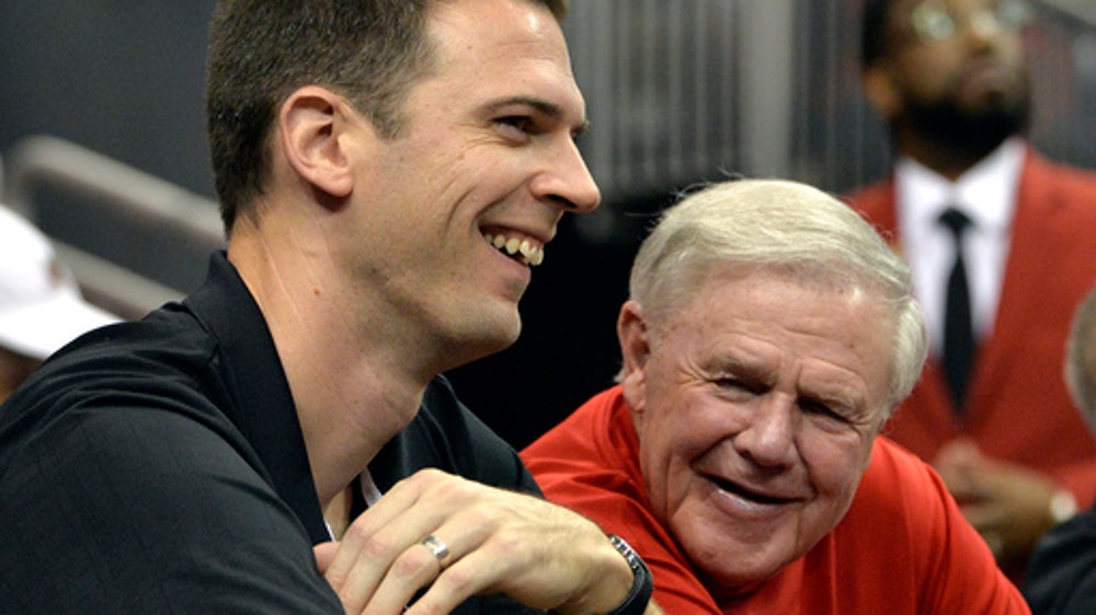Tar Heels unveil 2017 NCAA championship banner
