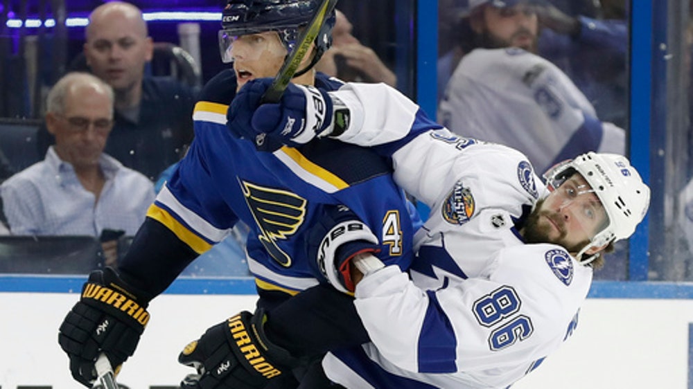 Kucherov scores in 5th straight game, Lightning beat Blues (Oct 14, 2017)