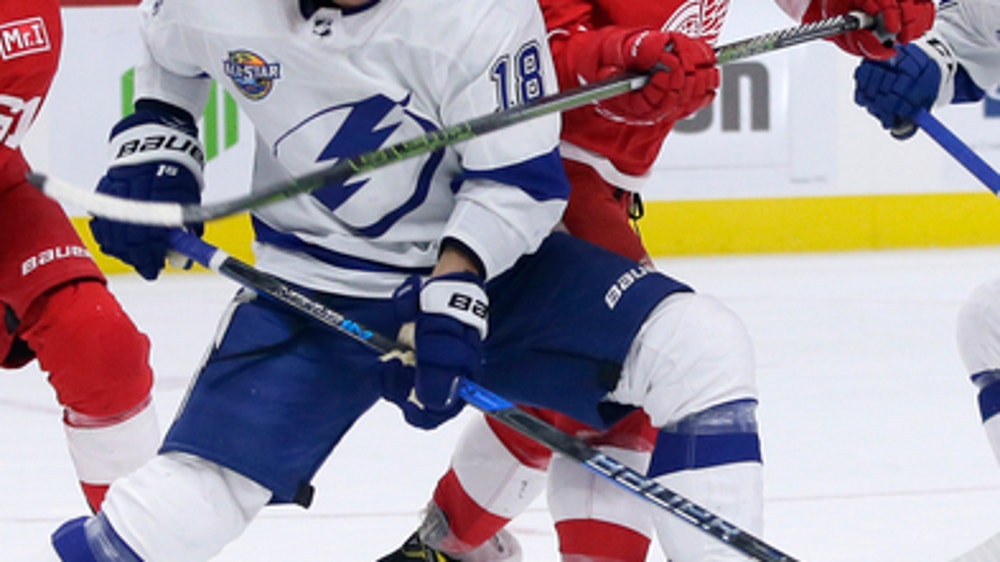 Kucherov scores twice, Lightning beat Red Wings 3-2 (Oct 16, 2017)