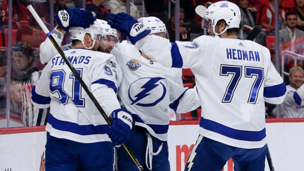 Stamkos back, quietly helping Lightning to strong start