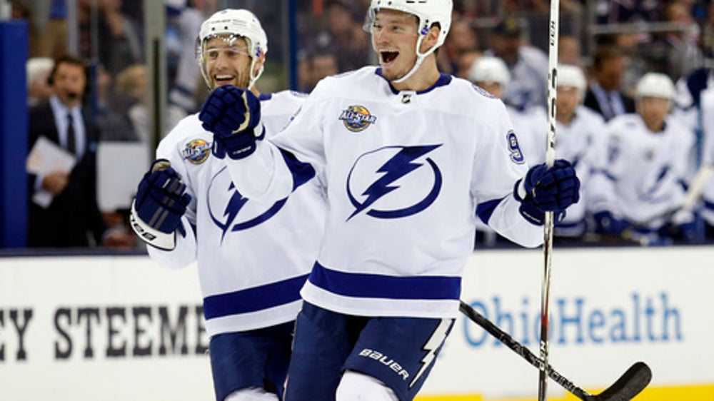 Letestu scores on OT power play, Oilers tops Blackhawks 2-1