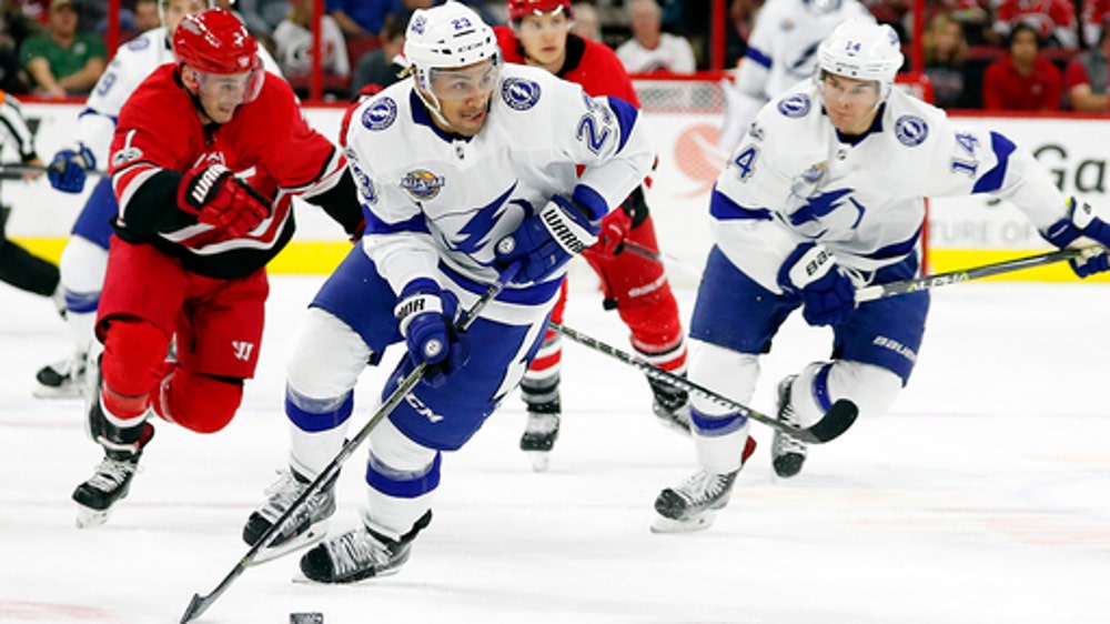 Johnson leads Lightning past Carolina, 5-1 (Oct 24, 2017)