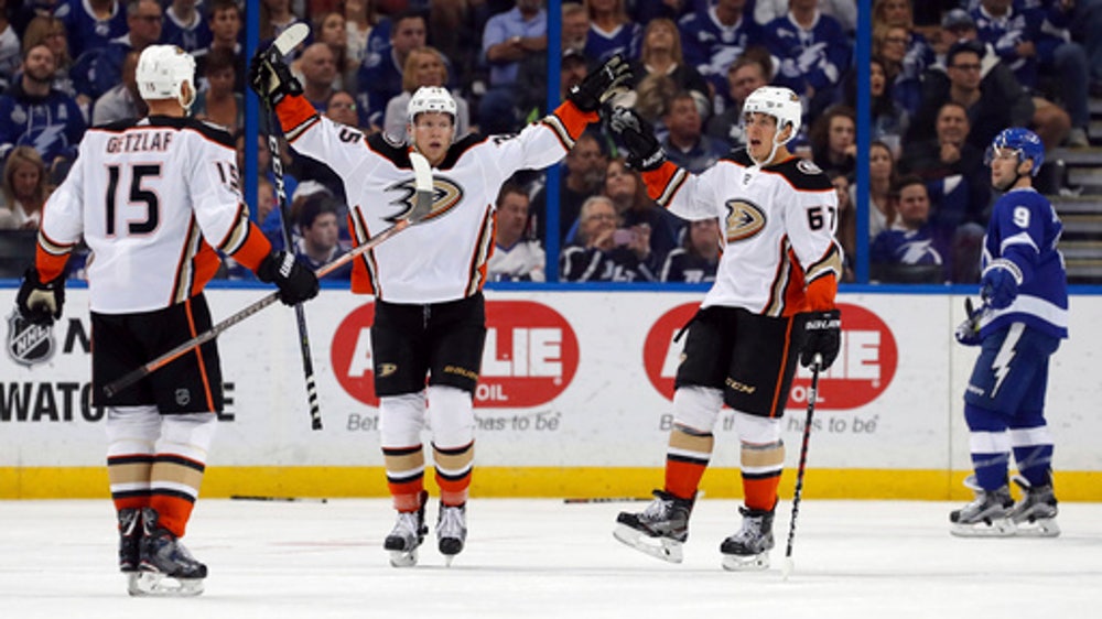 Rakell, Montour score on power play as Ducks beat Lightning (Oct 28, 2017)