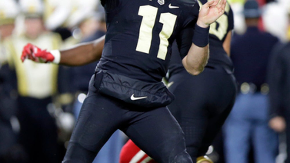 Lee leads late rally to send Nebraska past Purdue 25-24 (Oct 28, 2017)