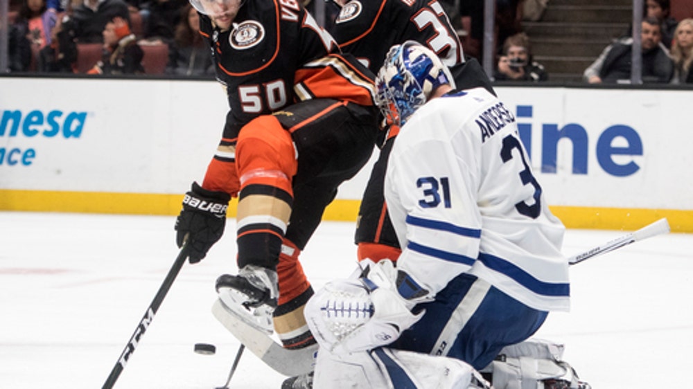 Marleau helps Maple Leafs end skid with 3-1 win at Ducks (Nov 01, 2017)