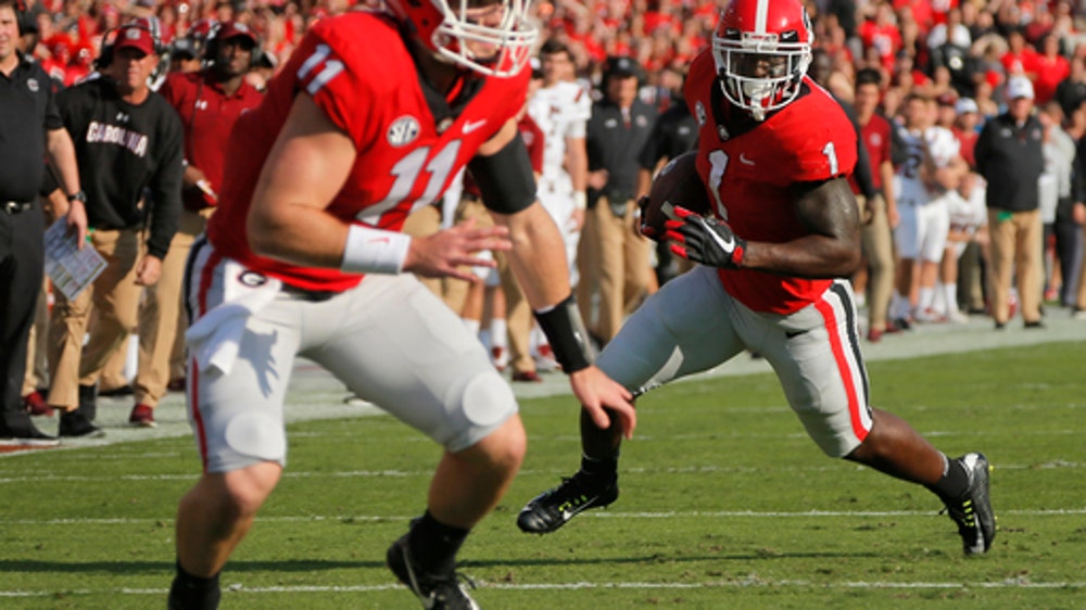 Fromm's 2 TD passes lead No. 2 Georgia past Gamecocks 24-10 (Nov 04, 2017)