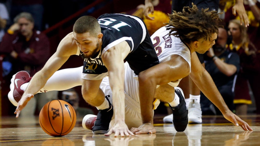 Jordan Murphy, No. 15 Minnesota overpower SC Upstate 92-77 (Nov 10, 2017)