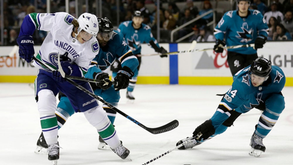 Couture, Tierney score 2 each, Sharks beat Canucks 5-0 (Nov 11, 2017)