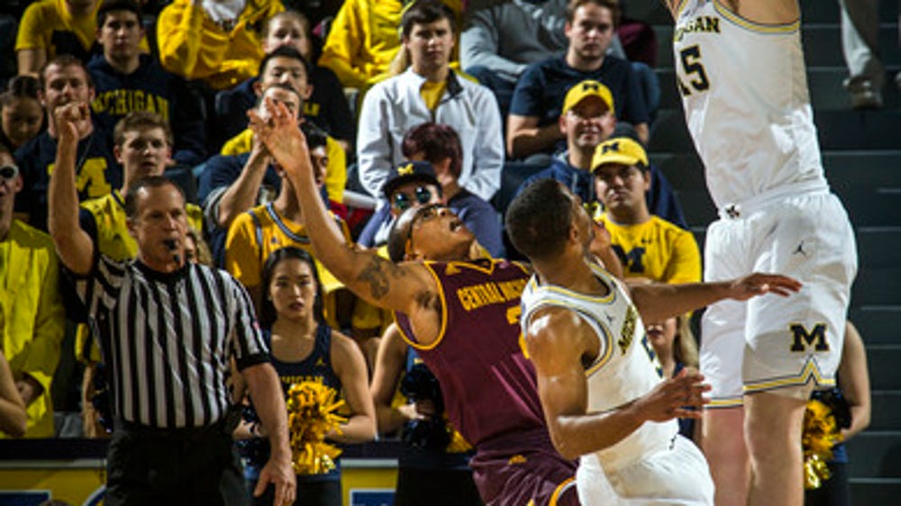 Abdur-Rahkman scores 17 points in Michigan's 72-65 win (Nov 13, 2017)