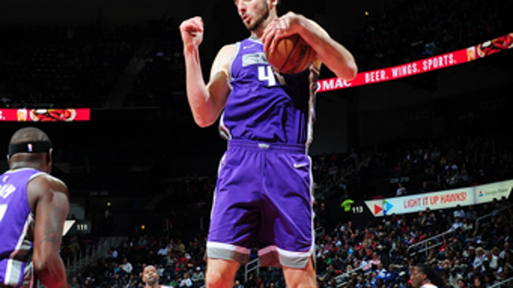 Hawks get their most lopsided win ever, 126-80 over Kings (Nov 15, 2017)