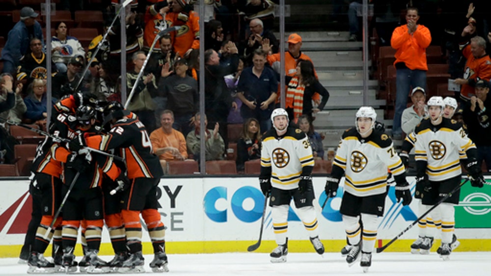 Ritchie, Manson lead Ducks past slumping Bruins, 4-2 (Nov 15, 2017)