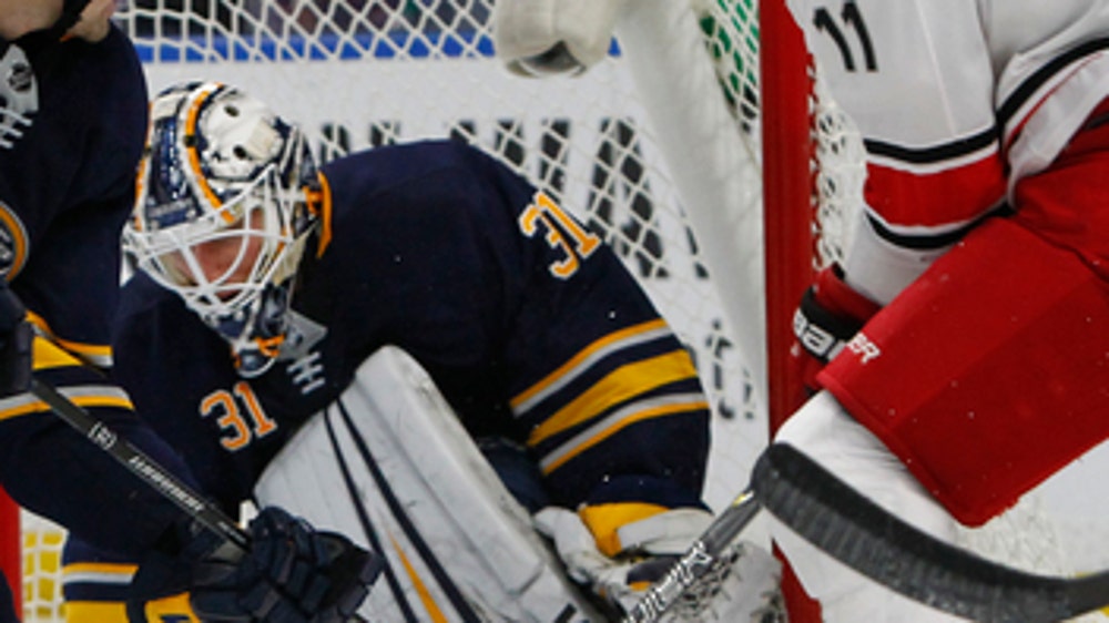 Aho scores late to lift Hurricanes over Sabres (Nov 18, 2017)