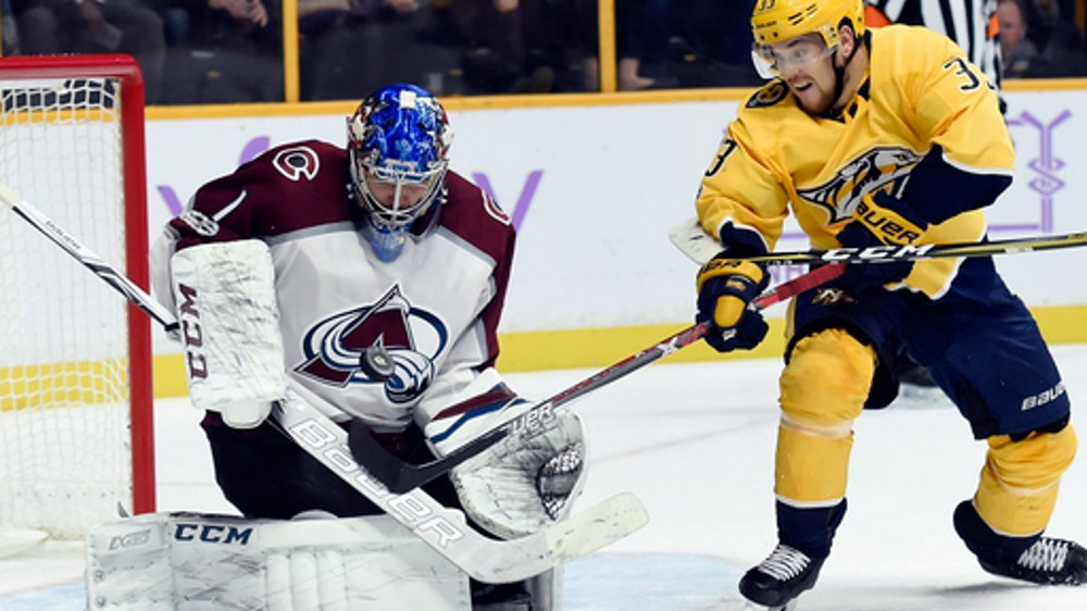 Smith's goal, assist lead Predators over Avalanche 5-2 (Nov 18, 2017)