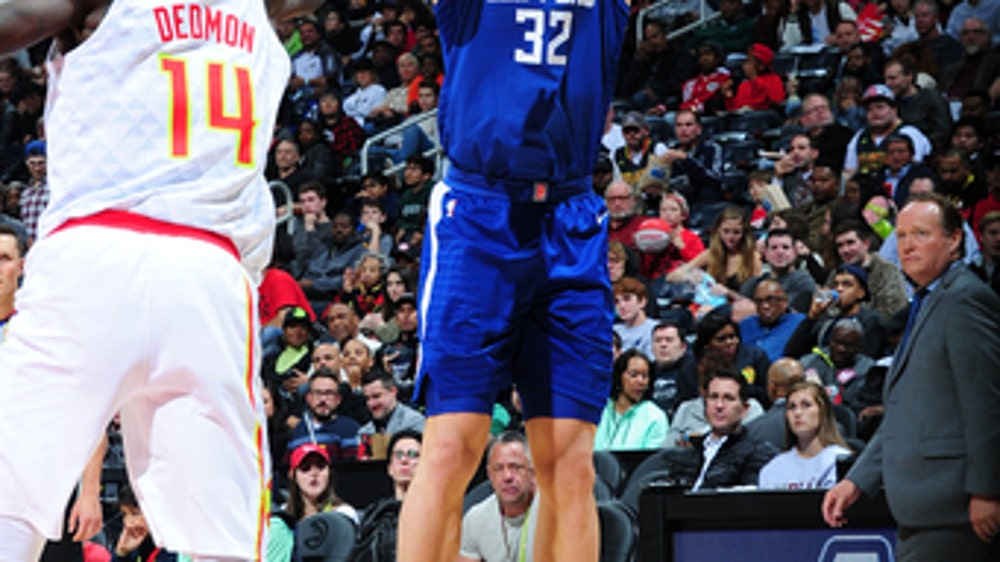 Clippers end 9-game losing streak behind Griffin, Johnson (Nov 22, 2017)