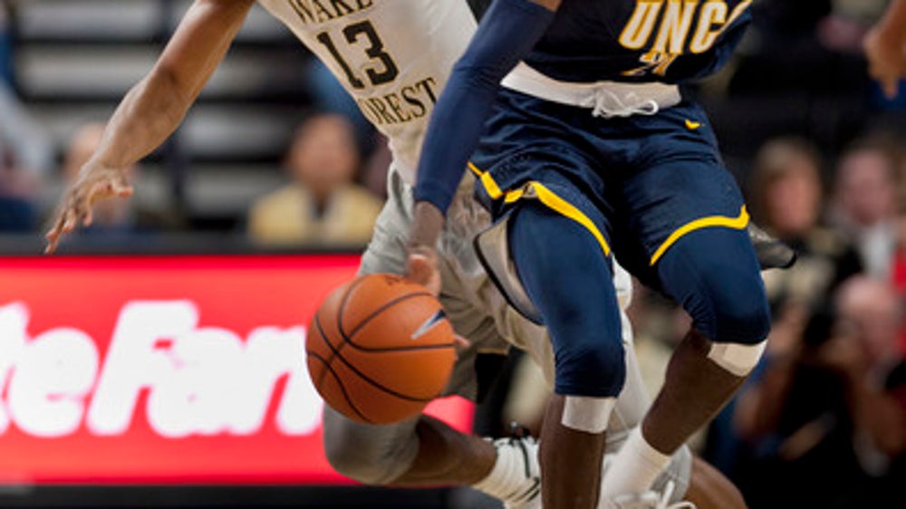 Wake Forest holds on to beat UNCG, 81-75 (Nov 24, 2017)