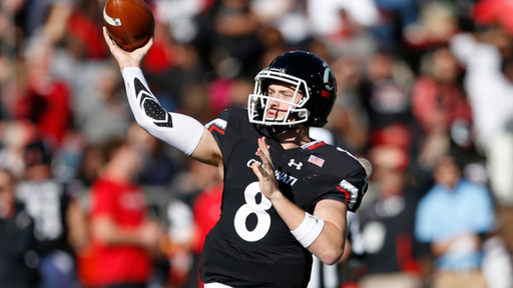 Cincinnati wins 22-21 with UConn misses PAT (Nov 25, 2017)