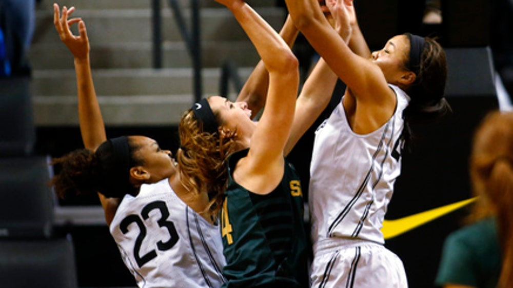 Stevens scores 25 points, balanced UConn tops Michigan St (Nov 25, 2017)